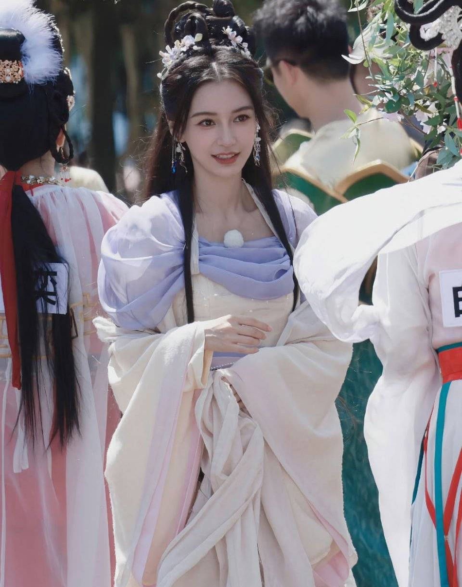 Angelababy《奔跑吧》最新路透 古装造型仙气满满封面图